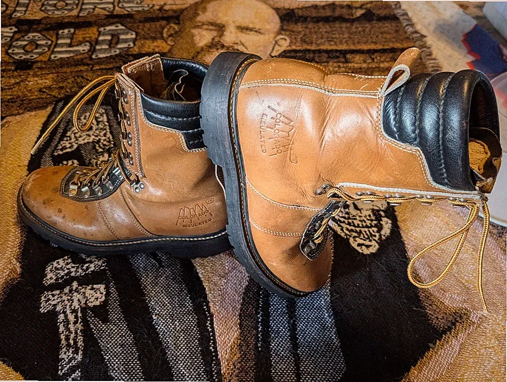 mountaineering boots